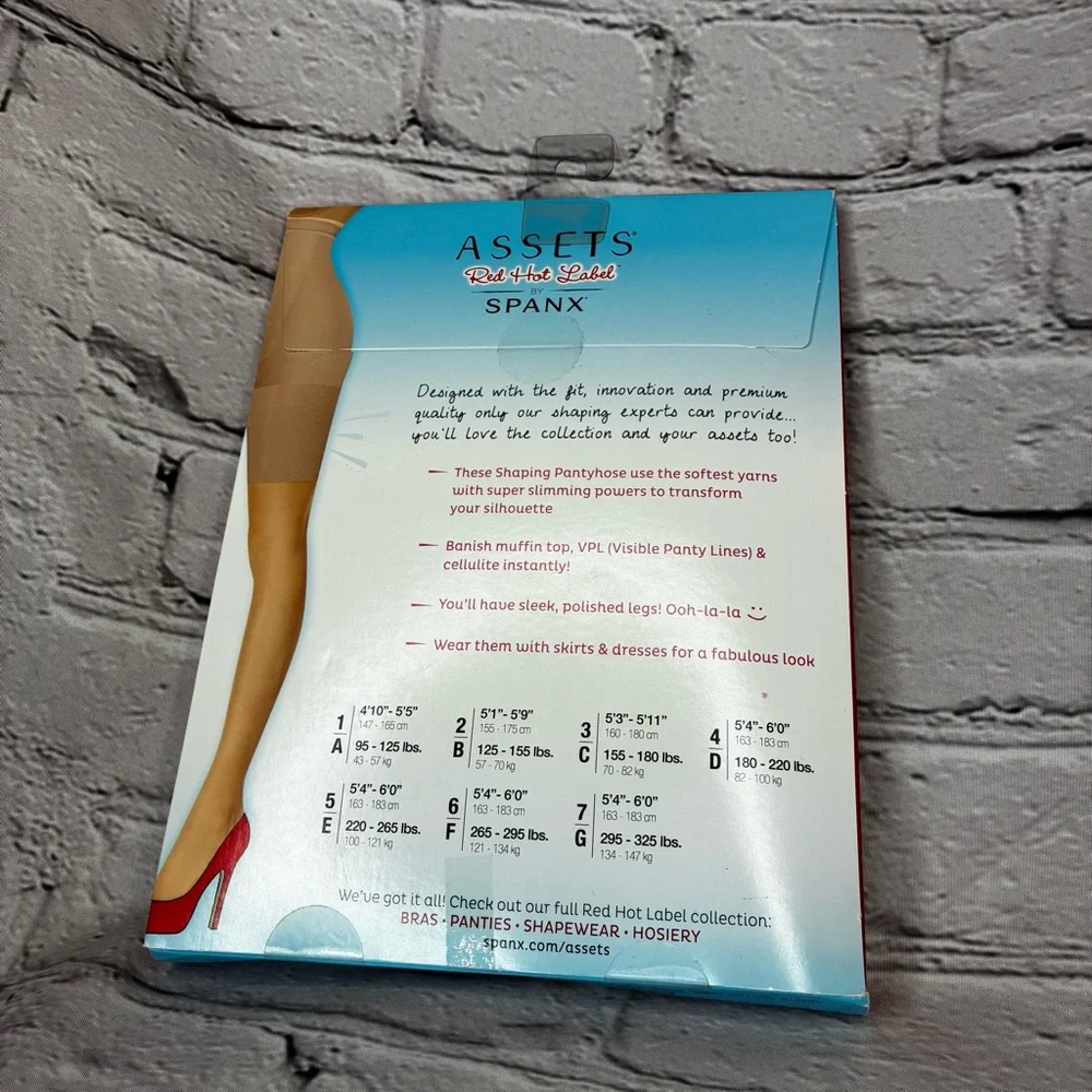 Assets By Spanx elegant pantyhose